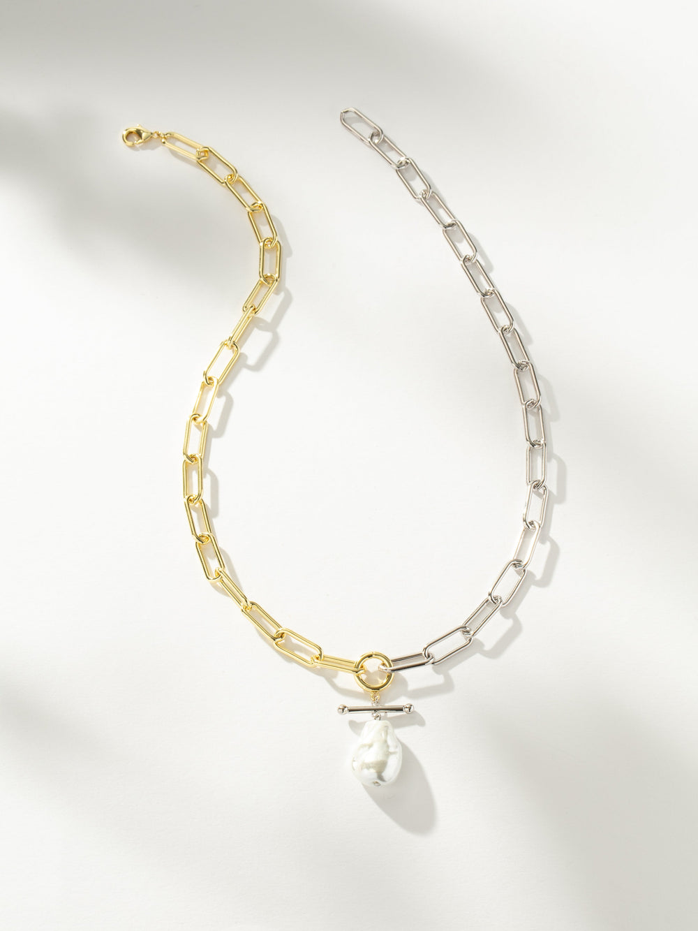 Mixed Metal Pearl and Chain Necklace