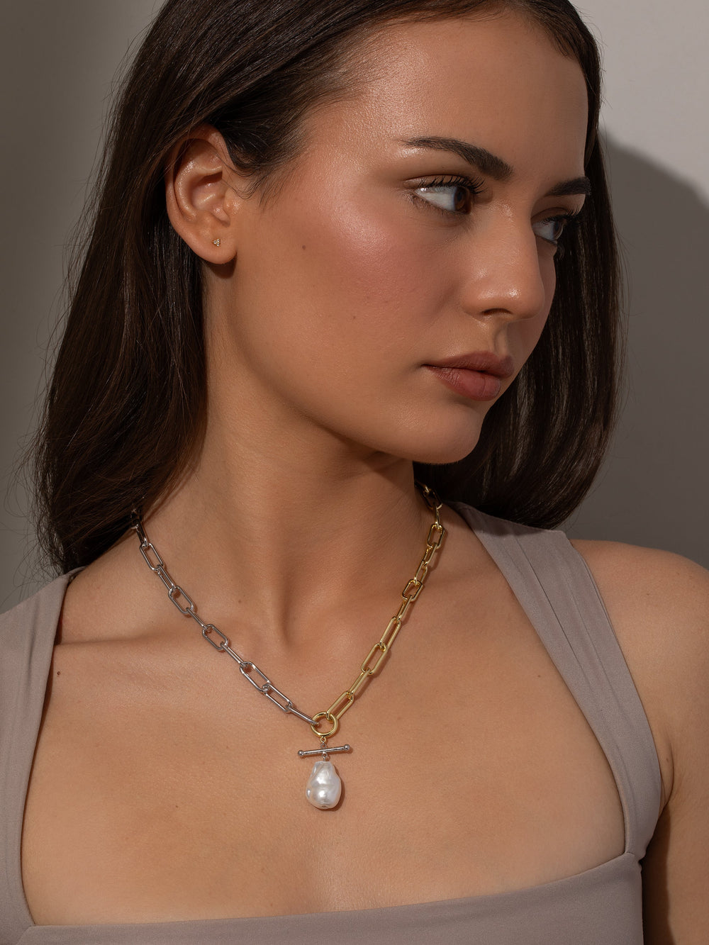 Mixed Metal Pearl and Chain Necklace