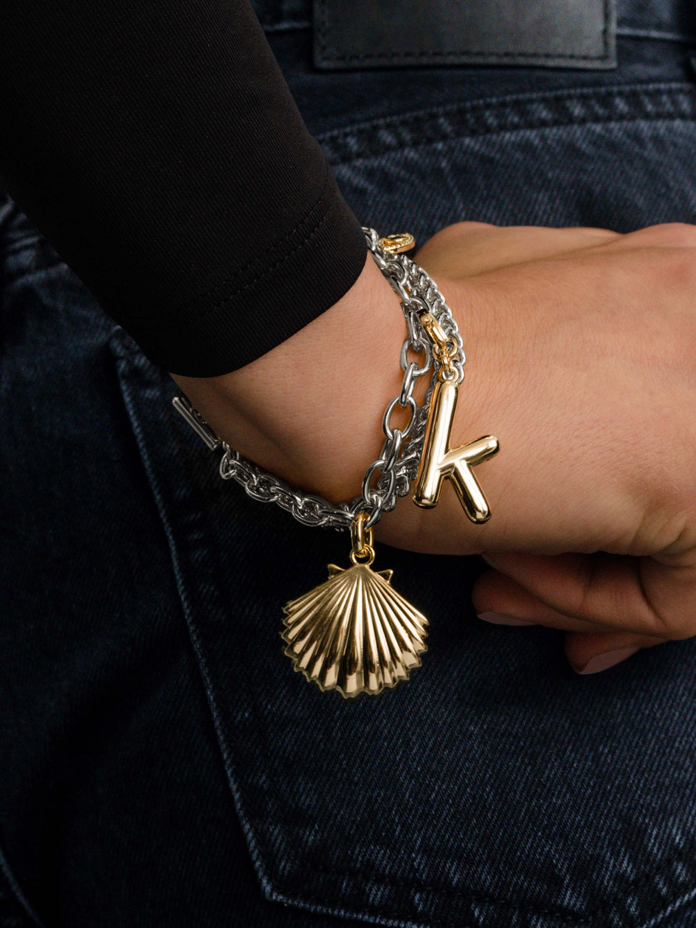 Clamshell Charm